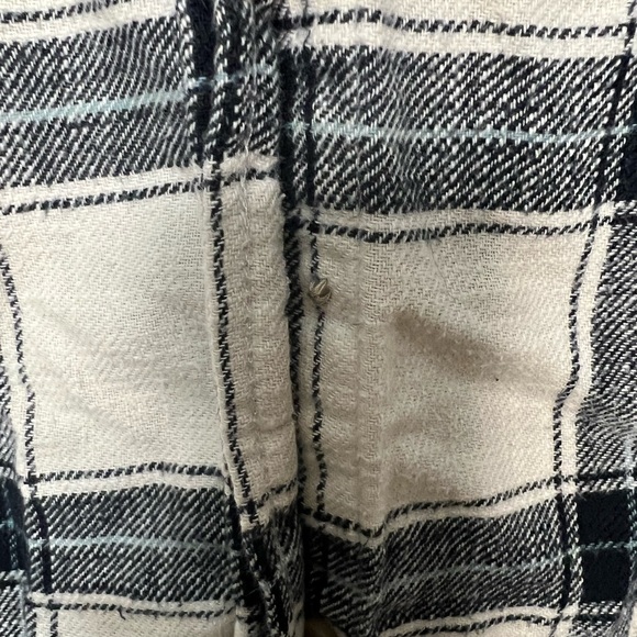 American Eagle, Black and White Flannel - Picture 4 of 4